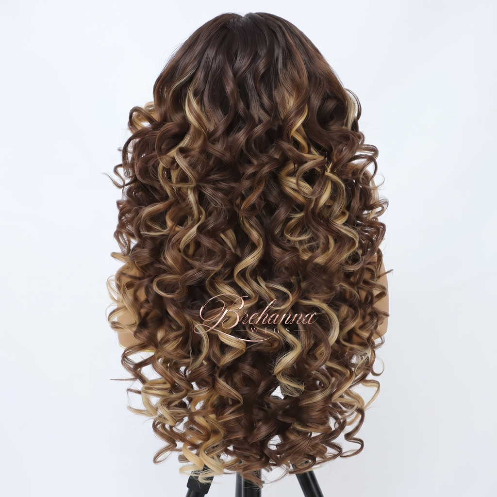 Perruque Latisha Marron Blond sans colle. 13x6 HD lace front - Perruque ondulé longue de luxe résistante à la chaleur pour un style glamour