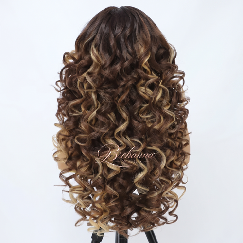 Perruque Latisha Marron Blond sans colle. 13x6 HD lace front - Perruque ondulé longue de luxe résistante à la chaleur pour un style glamour