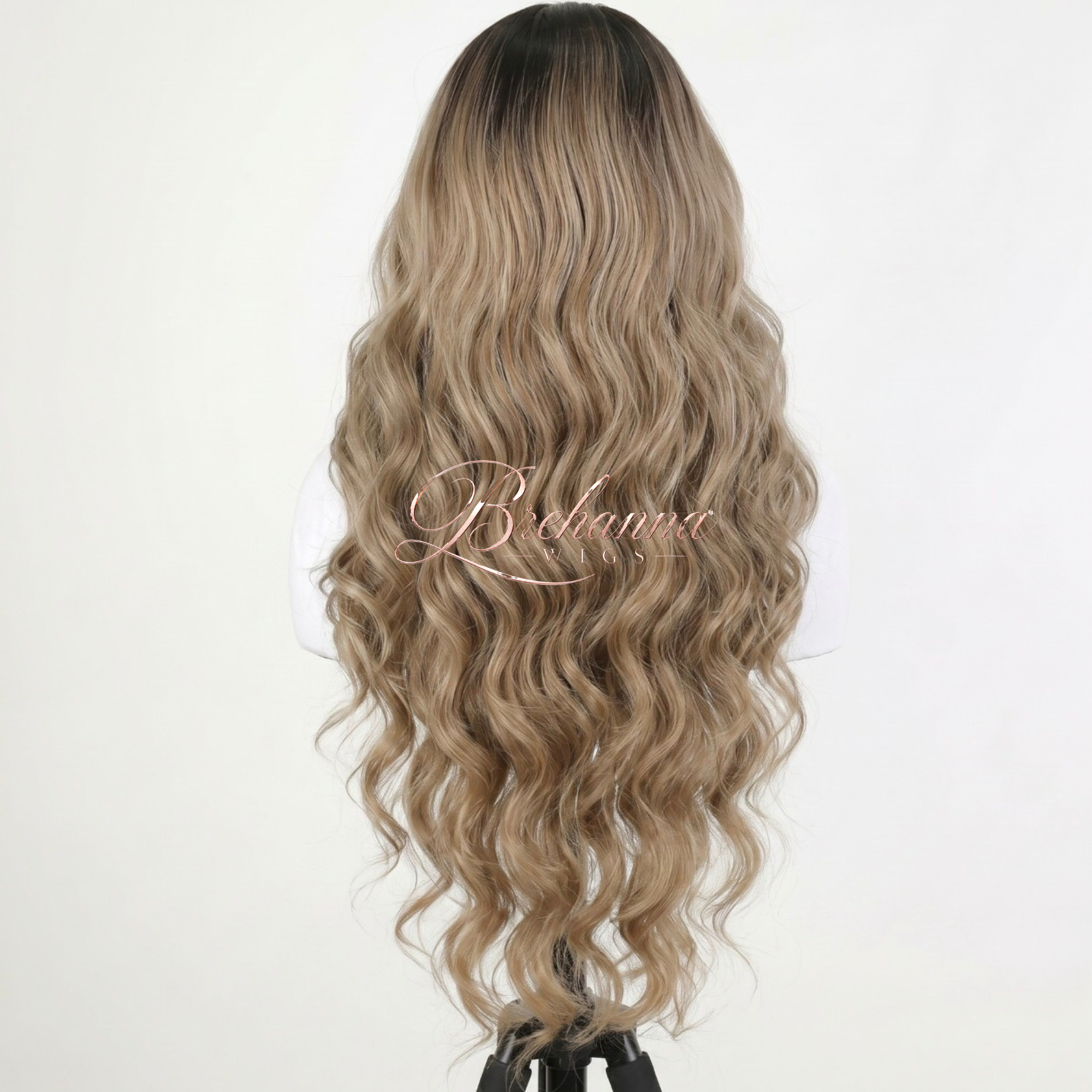 Princesse Wavy bonde 32 pouce. 13x6 HD lace - Perruque ondulé  longue de luxe résistante à la chaleur pour un style glamour