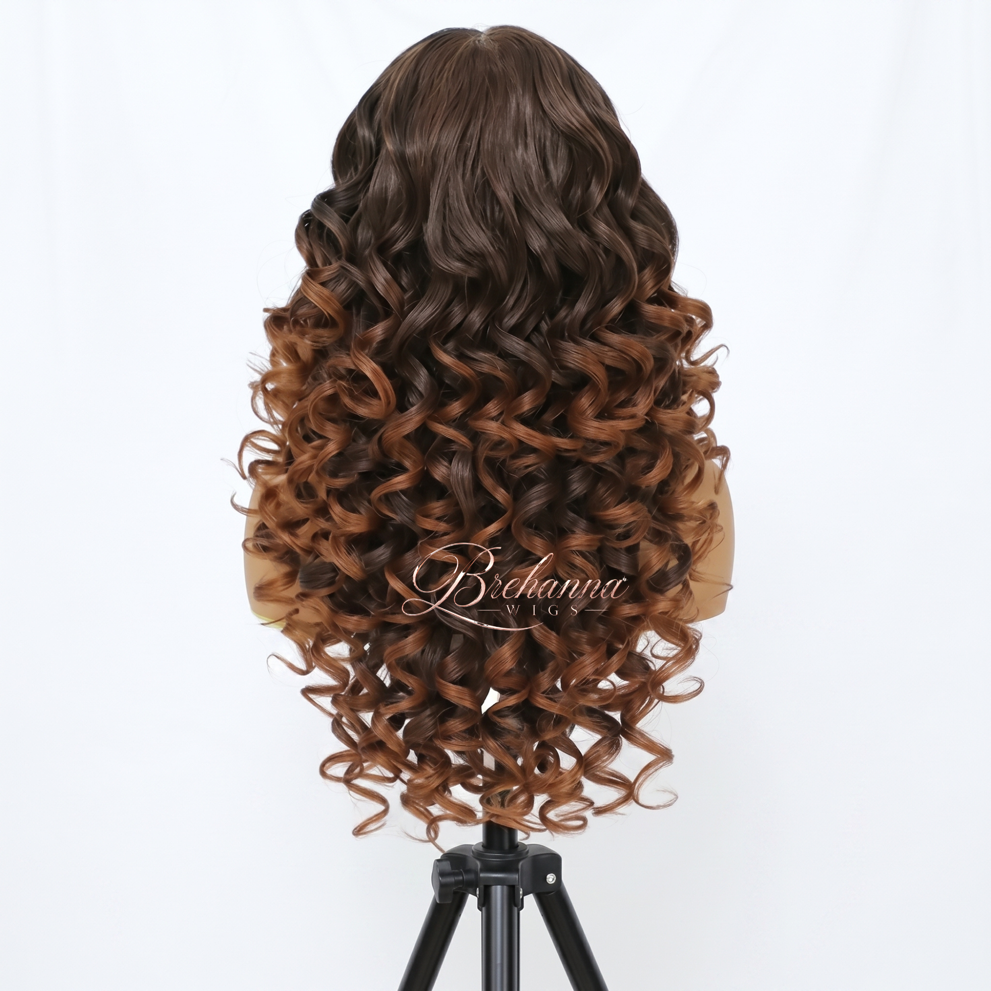 Perruque Latisha Marron chocolat sans colle. 13x6 HD lace front - Perruque ondulé longue de luxe résistante à la chaleur pour un style glamour
